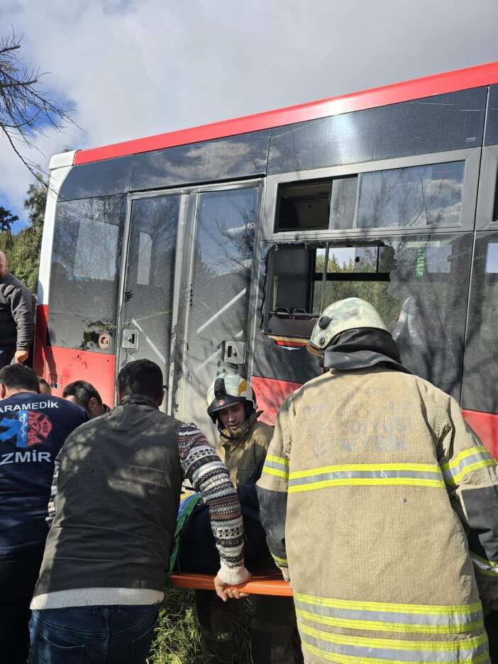 otobusle-panelvan-carpisti-23-yasindaki-beytullah-karadeniz-oldu-8-kisi-yaralandi
