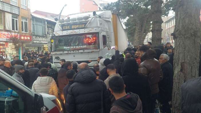 tirin-altinda-kalan-54-yasindaki-adam-feci-sekilde-can-verdi