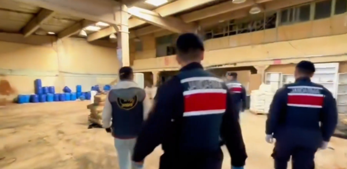 bakan-yerlikaya-acikladi-1-tonu-askin-uyusturucu-ele-gecirildi