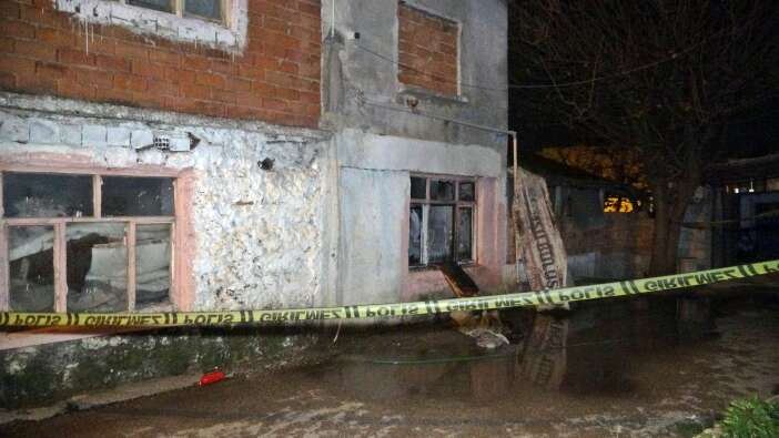 kimligi-belirsiz-bir-kisi-evde-yanmis-halde-bulundu