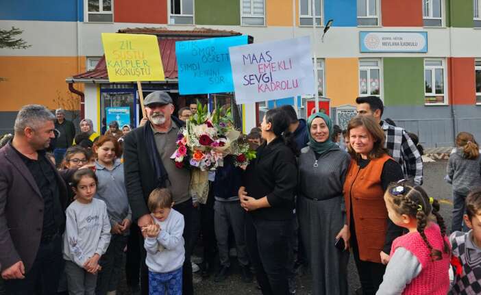 konyada-egitime-adanmis-39-yil-cicek-ve-alkislarla-ugurlandi