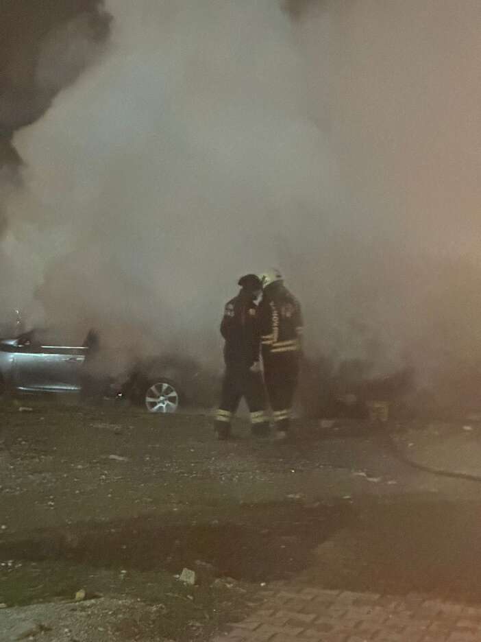 konyada-gece-yarisi-park-halindeki-arac-alev-aldi