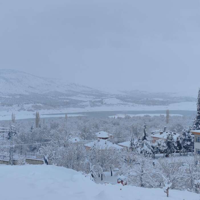 konyada-son-yagisin-yildizi-ilcede-1-metre-kar-var-halkapinar