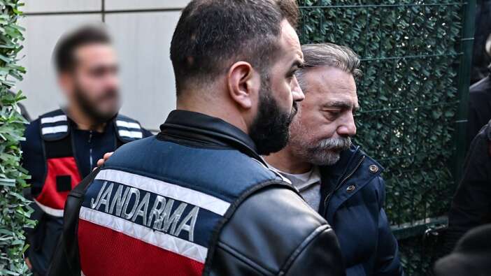 oktay-kaynarca-unlulere-uyusturucu-operasyonu-kapsaminda-gozaltina-alindi