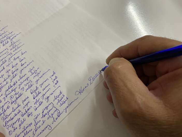 sarja-taktigi-telefonu-unlu-yapti