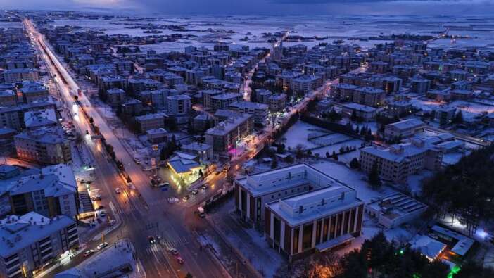 kar-yagisi-konyanin-gurbetci-ilcesini-beyaza-burudu