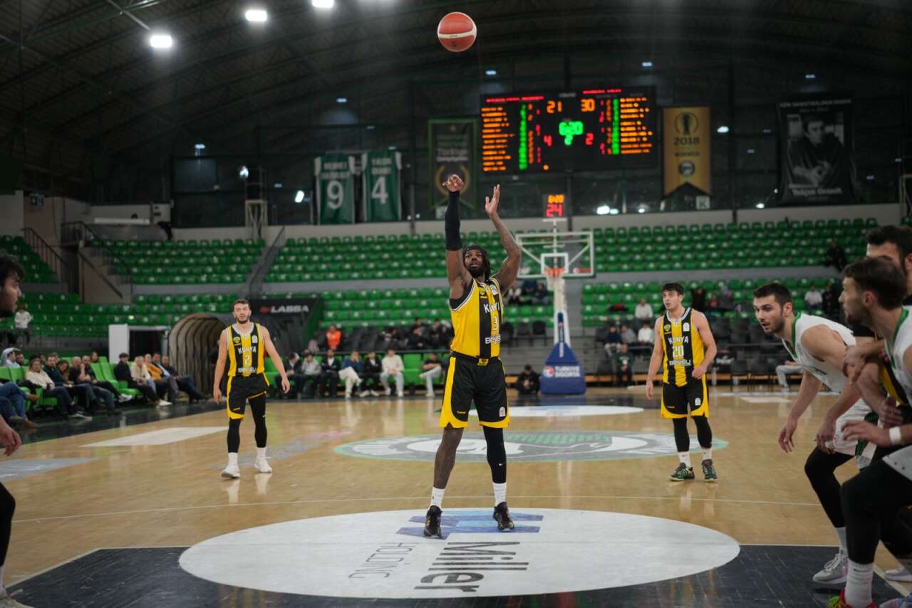 konya-buyuksehir-belediyespor-kupada-yari-finalde