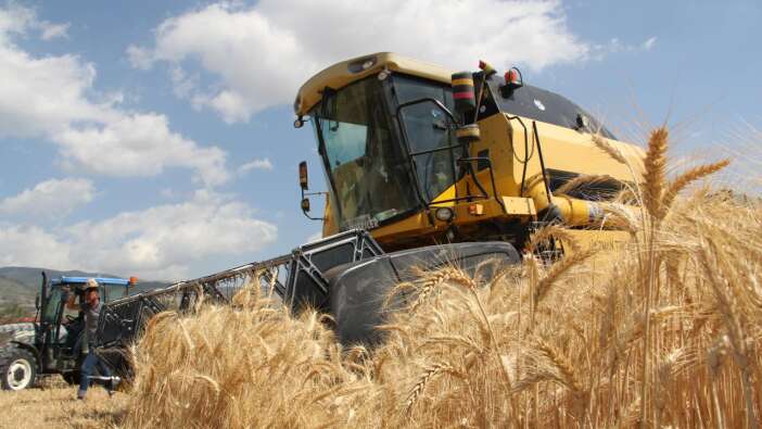 bakan-yumakli-mujdeyi-verdi-ciftcilere-bugun-226-milyon-720-bin-lira-yatirilacak