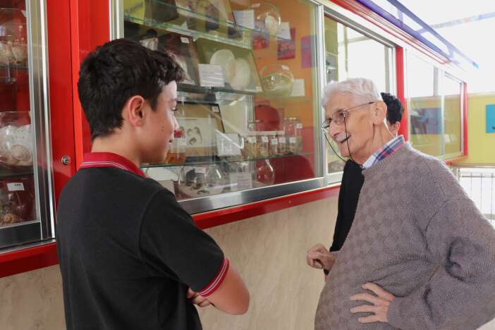 cocukken-yolda-buldu-hayati-degisti