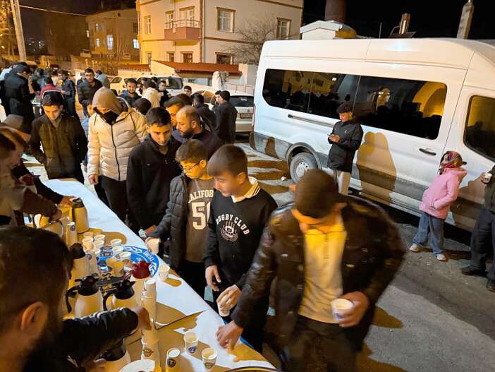 karapinar-sut-ureticileri-birligi-gelenegi-bozmadi