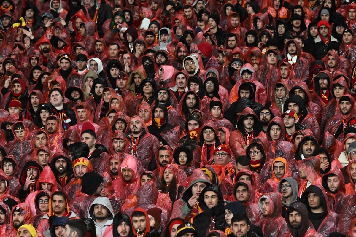 pfdk-kararlari-aciklandi-galatasaray-ve-fenerbahceye-agir-ceza