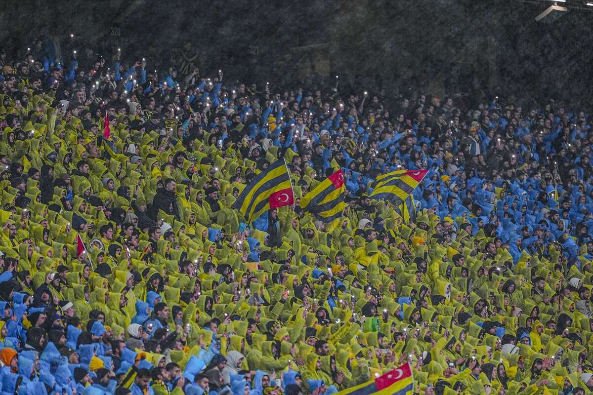 pfdk-kararlari-aciklandi-galatasaray-ve-fenerbahceye-agir-ceza