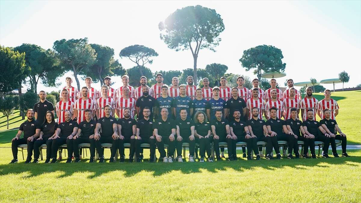 profesor-murat-colak-polonya-ekibi-cracoviada-asbaskan-oldu