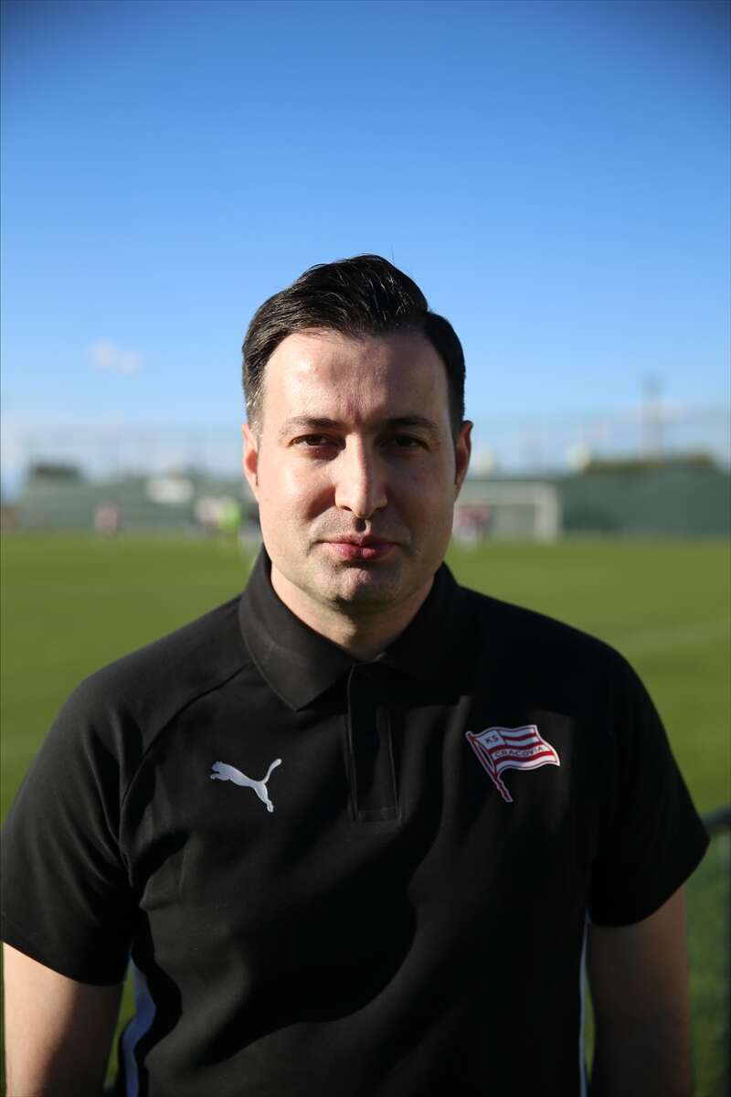 profesor-murat-colak-polonya-ekibi-cracoviada-asbaskan-oldu