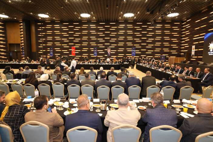 ak-parti-konyada-sahada