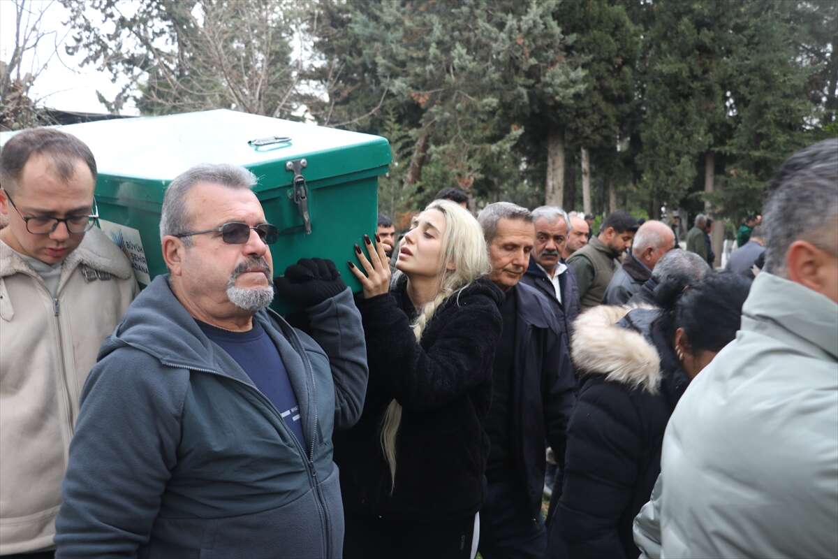 babalarinin-oldurdugu-8-ve-6-yasindaki-kardesler-topraga-verildi