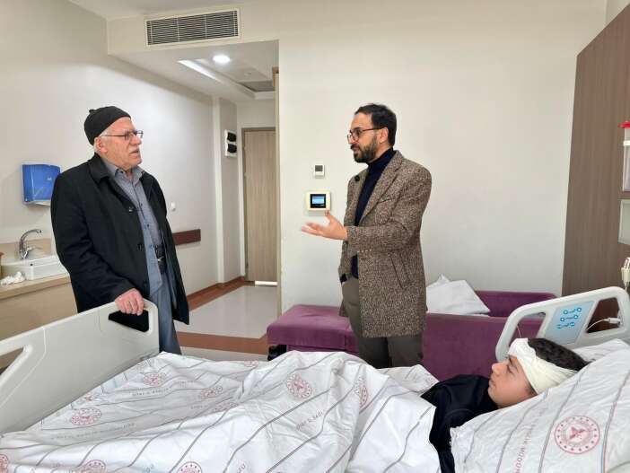 kulak-akintisiyla-gittigini-hastanede-hayatinin-sokunu-yasadi