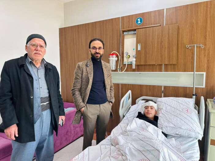 kulak-akintisiyla-gittigini-hastanede-hayatinin-sokunu-yasadi