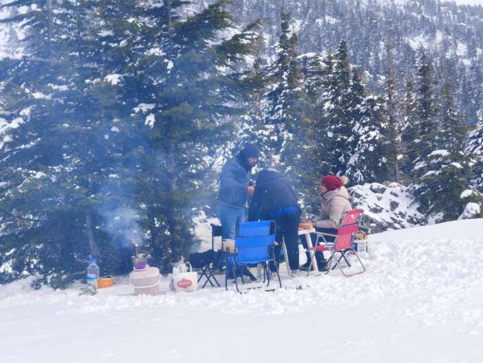toroslarin-konya-antalya-yolundaki-zirvesinde-kar-soleni