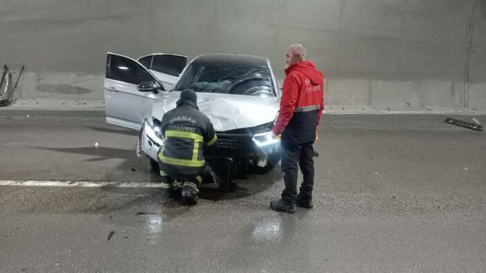 zincirleme-kazada-feyruz-yargi-oldu-6-kisi-yaralandi