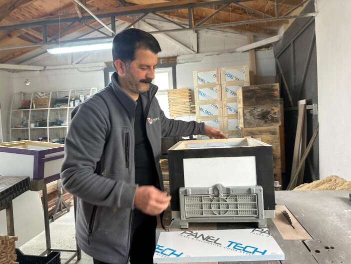 aricilarin-futbol-tutkusu-kovanlara-yansidi