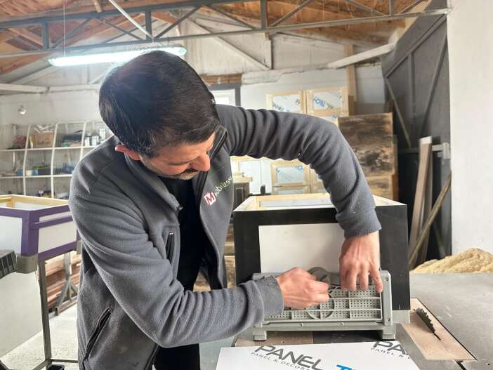 aricilarin-futbol-tutkusu-kovanlara-yansidi