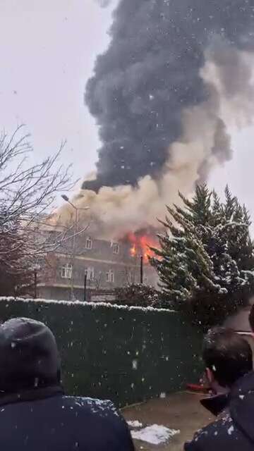 cakmak-uretim-fabrikasinda-yangin-cikti