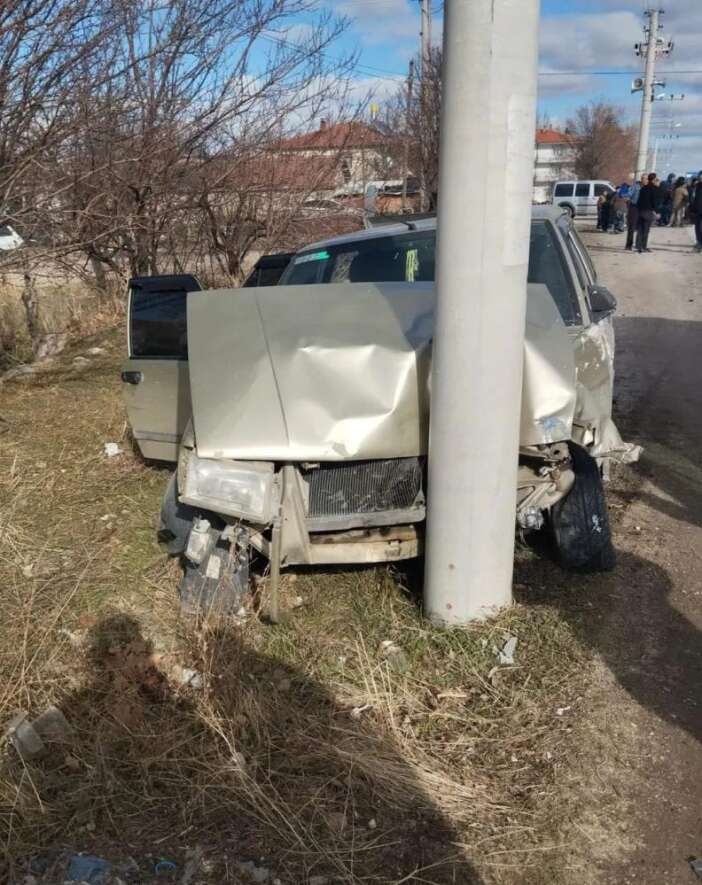 konya-plakali-otomobil-carpti-anne-oldu-oglu-yarali