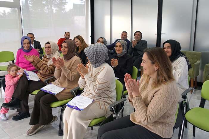 konyada-down-sendromlu-cocuga-sahip-anneler-icin-ozel-program