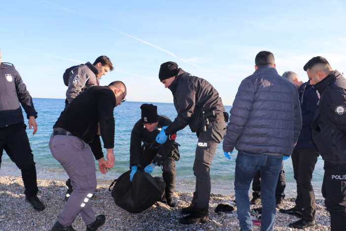 balik-tutan-2-kisinin-oltasina-erkek-cesedi-takildi