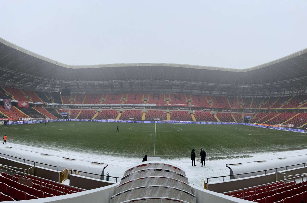 gaziantep-fk-konyaspor-maci-biletleri-satisa-cikti-misafir-tribunune-jest