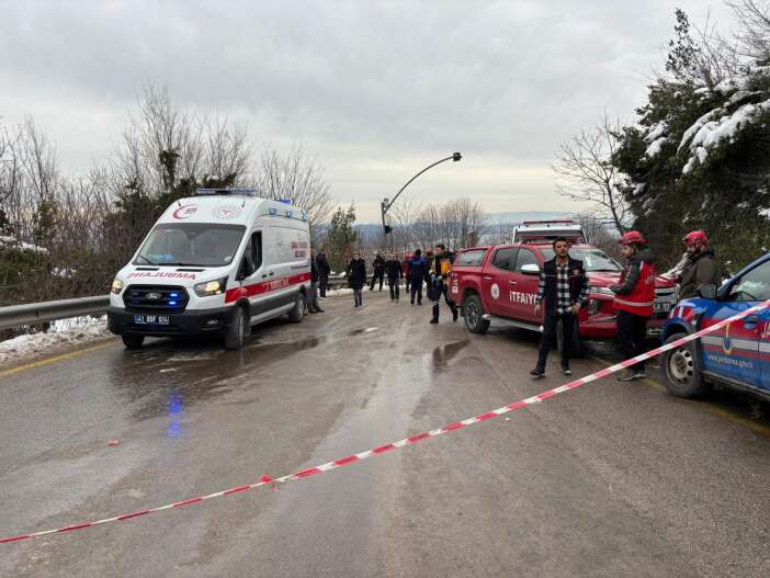 ici-yolcu-dolu-otobus-sarampole-yuvarlandi-cok-sayida-ekip-sevk-edildi