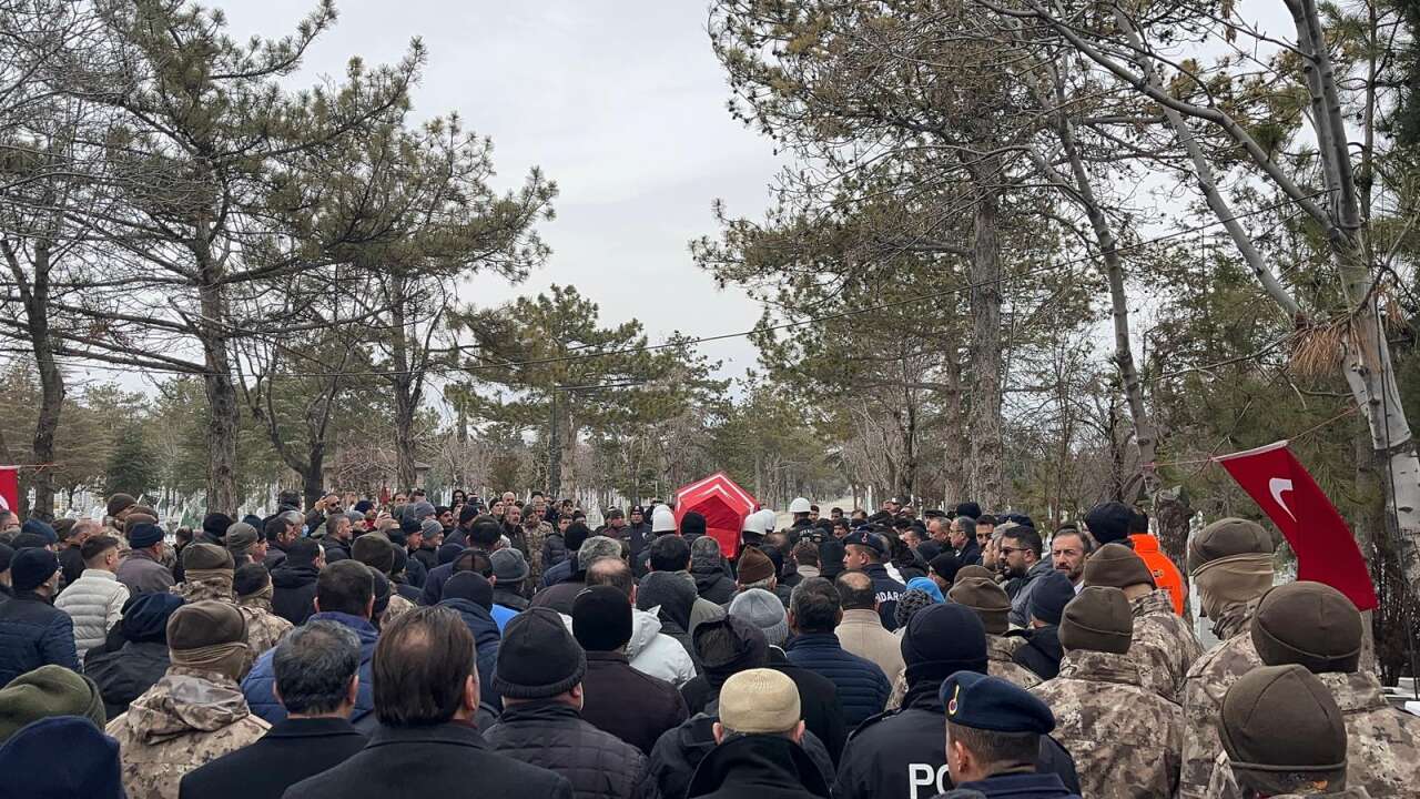 konya-sehit-polis-fatih-orali-son-yolculuguna-ugurladi