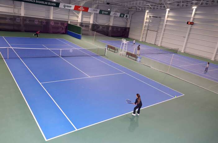 konyadaki-tenis-turnuvasi-tum-heyecaniyla-devam-ediyor