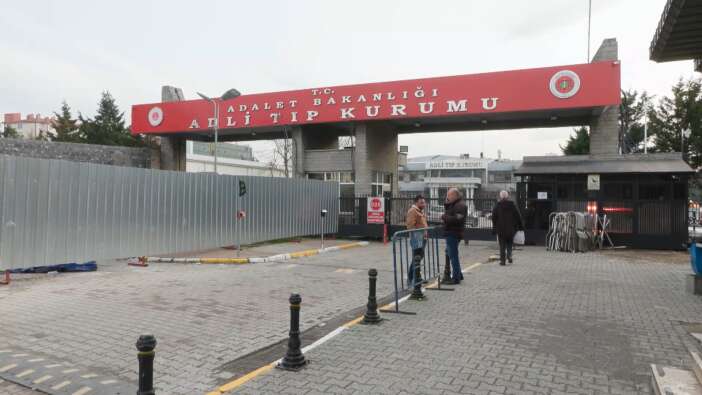 sanatci-emrah-erdem-gedik-balkondan-duserek-hayatini-kaybetti