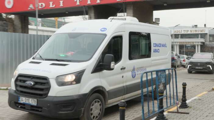 sanatci-emrah-erdem-gedik-balkondan-duserek-hayatini-kaybetti