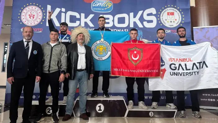 selcuk-universitesi-ogrencileri-kick-boksta-konyaya-5-madalya-getirdi