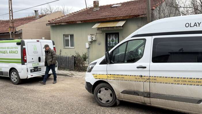 28-yasindaki-eren-yataginda-olu-bulundu-yuzundeki-ve-elindeki-kesikler-suphe-uyandirdi