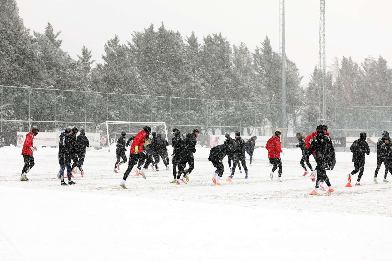 burak-yilmazdan-konyaspor-maci-oncesi-net-mesaj