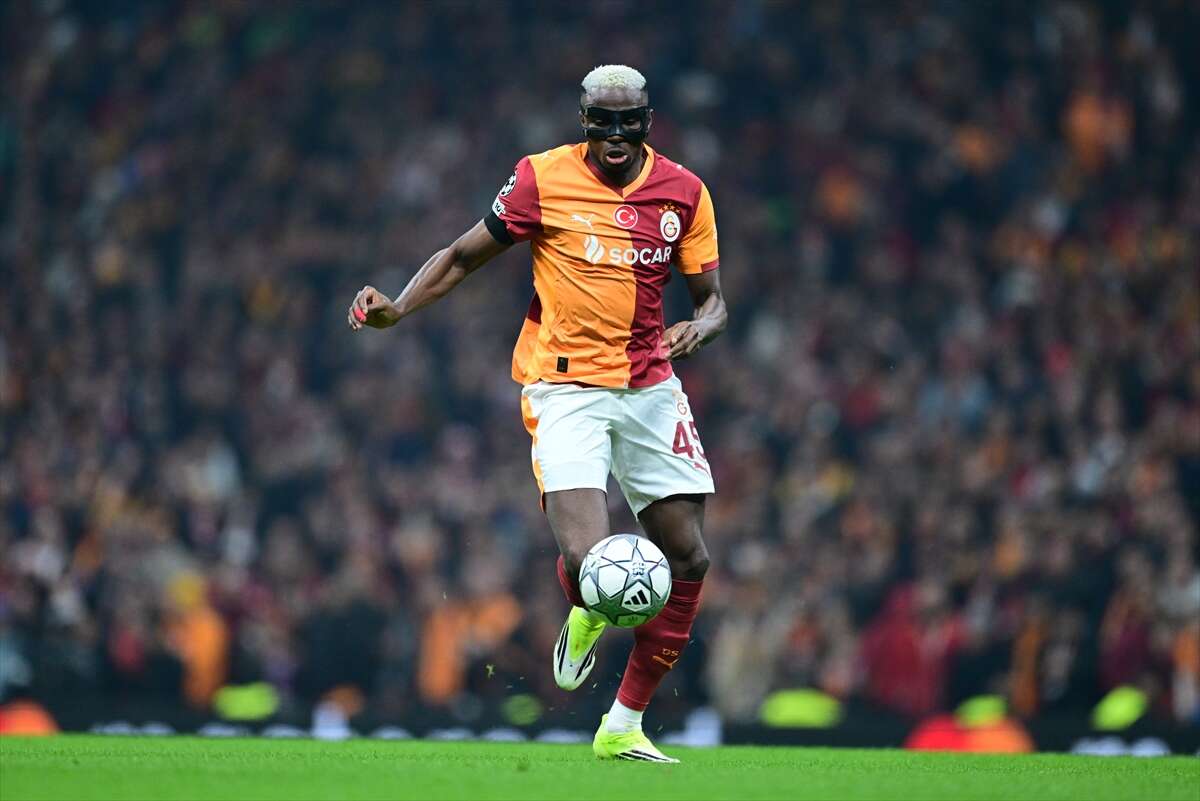 galatasarayli-osimhenden-transfer-mujdesi-ikna-etmeye-calisiyorum