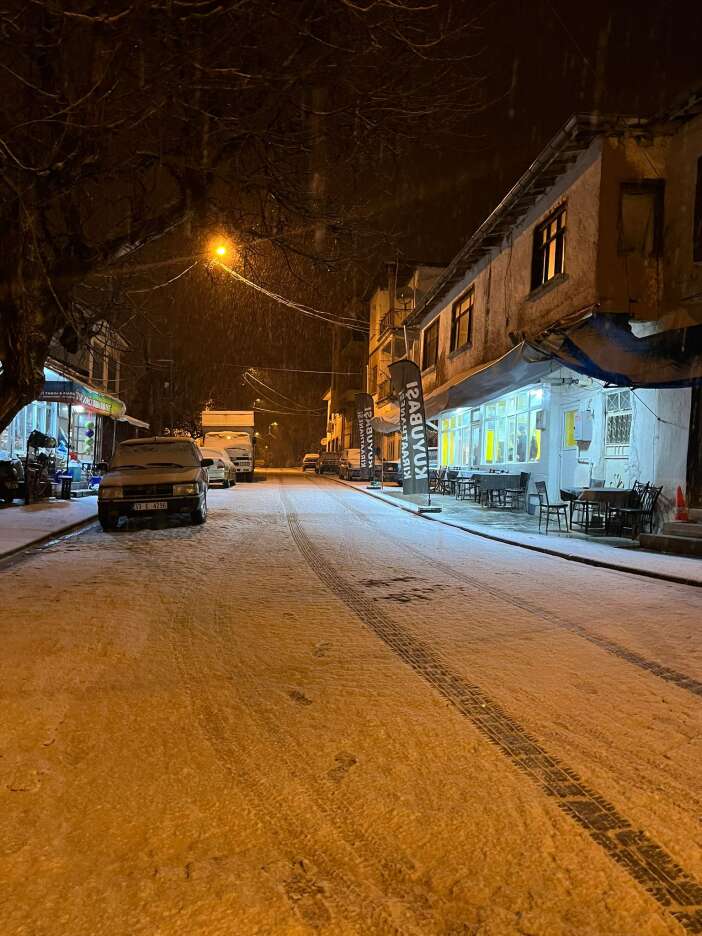 konyada-kar-yagisi-3-ilceyi-costurdu