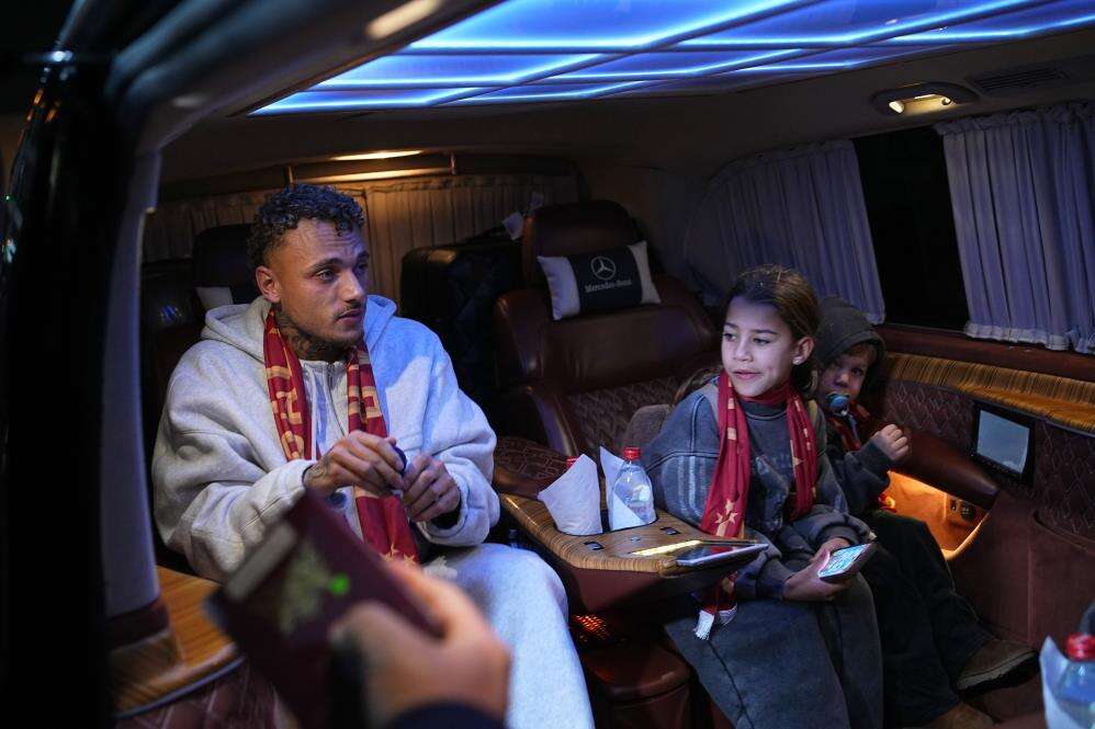 galatasarayin-yeni-transferi-sehre-geldi-iste-ilk-sozleri