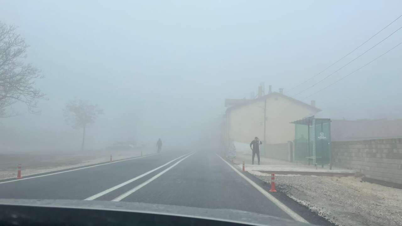 konya-gune-yogun-sisle-basladi-kazalar-da-yasandi