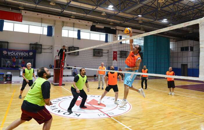 konyada-voleybol-turnuvasinda-anlamli-mesaj-filistine-destek-formasiyla-sahaya-ciktilar