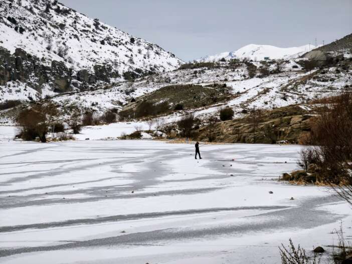konyanin-sifali-su-kaynagi-buz-tuttu