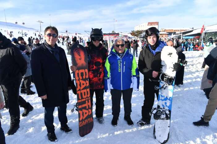 erciyes-yerli-ve-yabanci-turistlerle-doldu-konyada-da-akin-var