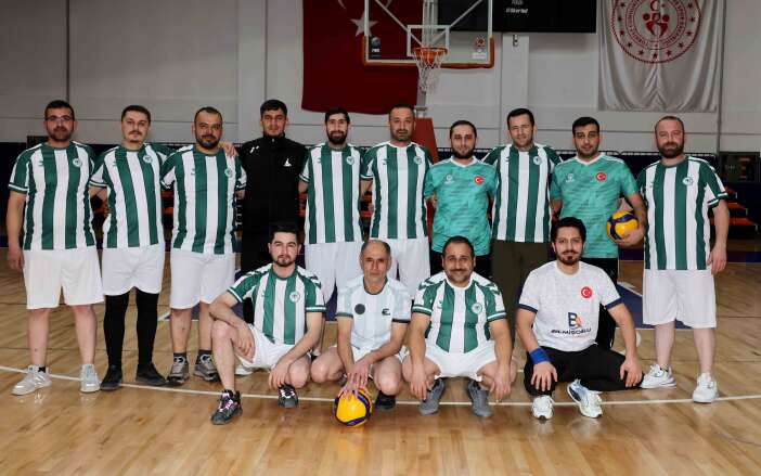 karatayda-voleybol-turnuvasi-heyecani-basladi