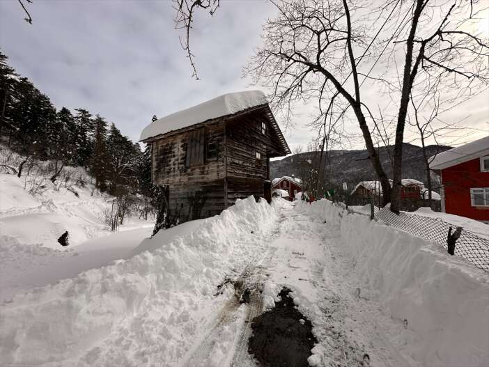 kastamonu-tarih-kokan-ahsap-evler-karla-kaplandi