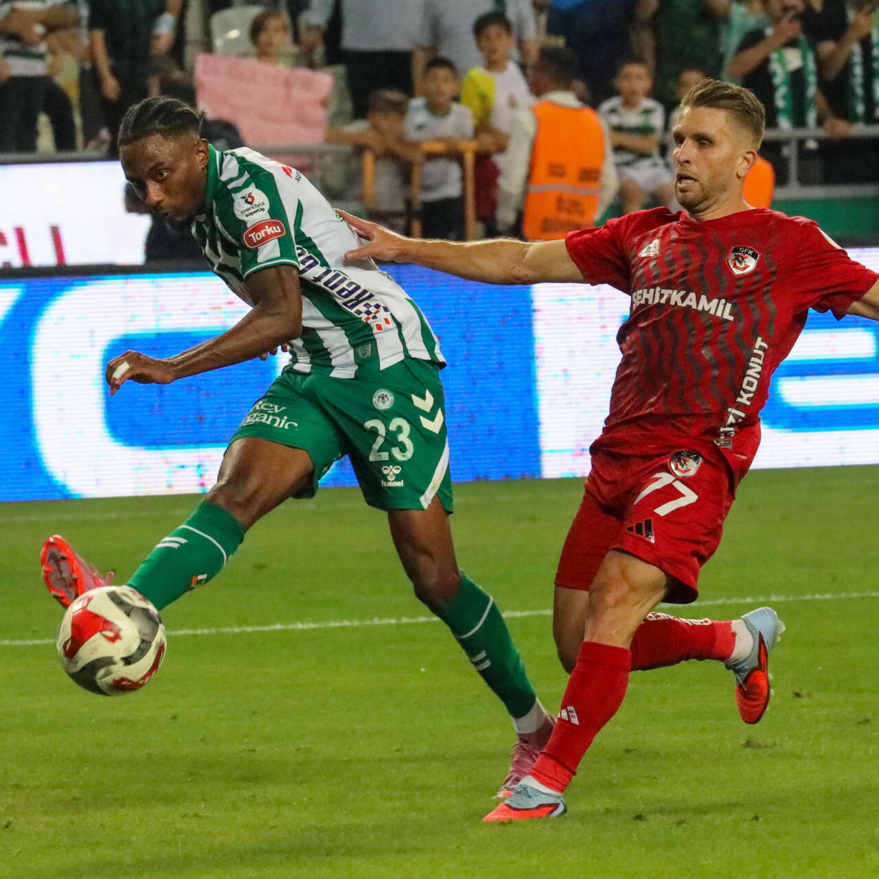 konyaspor-gaziantep-fk-rekabetinde-denge-dikkat-cekiyor