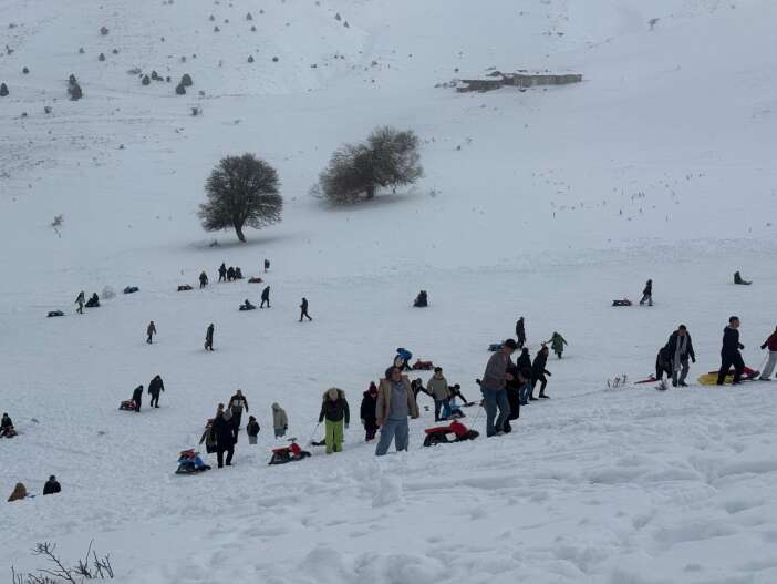 konya-aladaga-kar-akini-yollar-kapandi-yarali-helikopterle-alindi